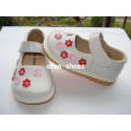 Lovely White Small Pink Flowers Baby Sapatos ásperos